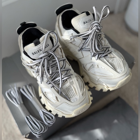 BALENCIAGO: WOMEN'S TRACK SNEAKER IN WHITE - Picture 3 of 17